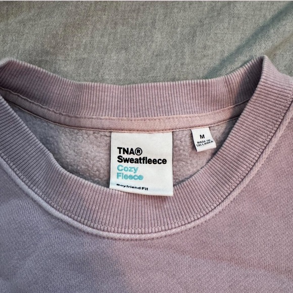 Aritzia crewneck - Picture 2 of 2